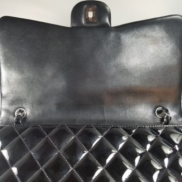 ❌SOLD❌ CHANEL classic Maxi black patent Flap Bag - Picture 6 of 15